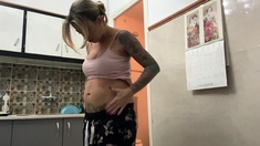 amateur blonde solo webcam