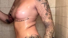 Pussy rubbing babe goes solo in shower play in hd