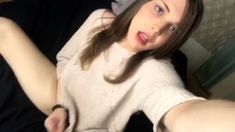 Brunette Tranny jerking in hard dick in solo Webcam