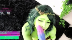 Cute amateur webcam teen girl toying pussy on webcam
