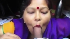 Desi aunty giving blowjob and deepthroat drank cum